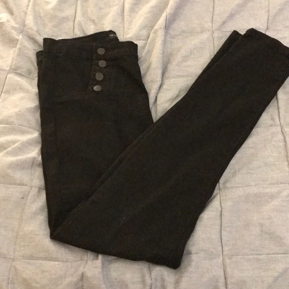 High-Waisted Jeans